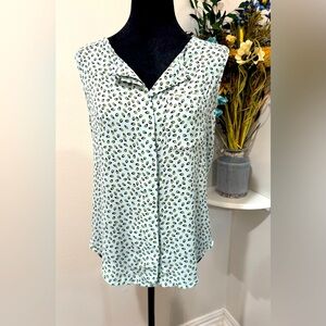 Loft Stylish Sleeveless Printed Top - Light Blue button Down BlouseSize Small
